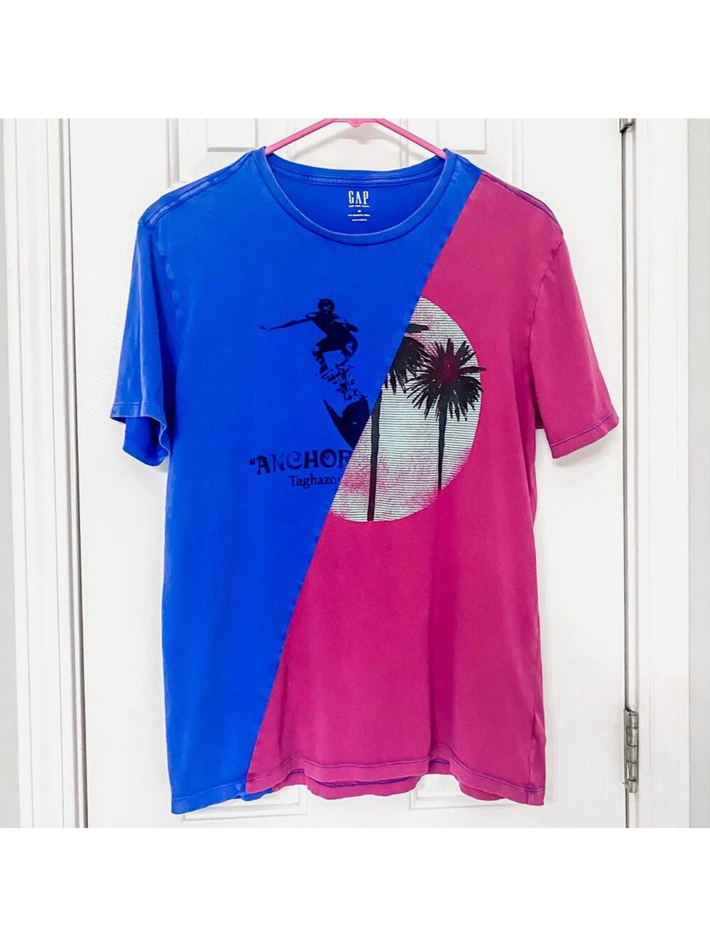 GAP • Surfer Surfing Blue + Pink Split Color-block Short Sleeve Graphic Tee